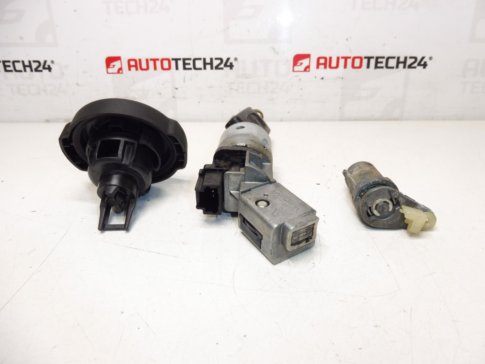 Gebruikte slotenset met sleutels voor Peugeot 307 (4162JC / 4162KG)