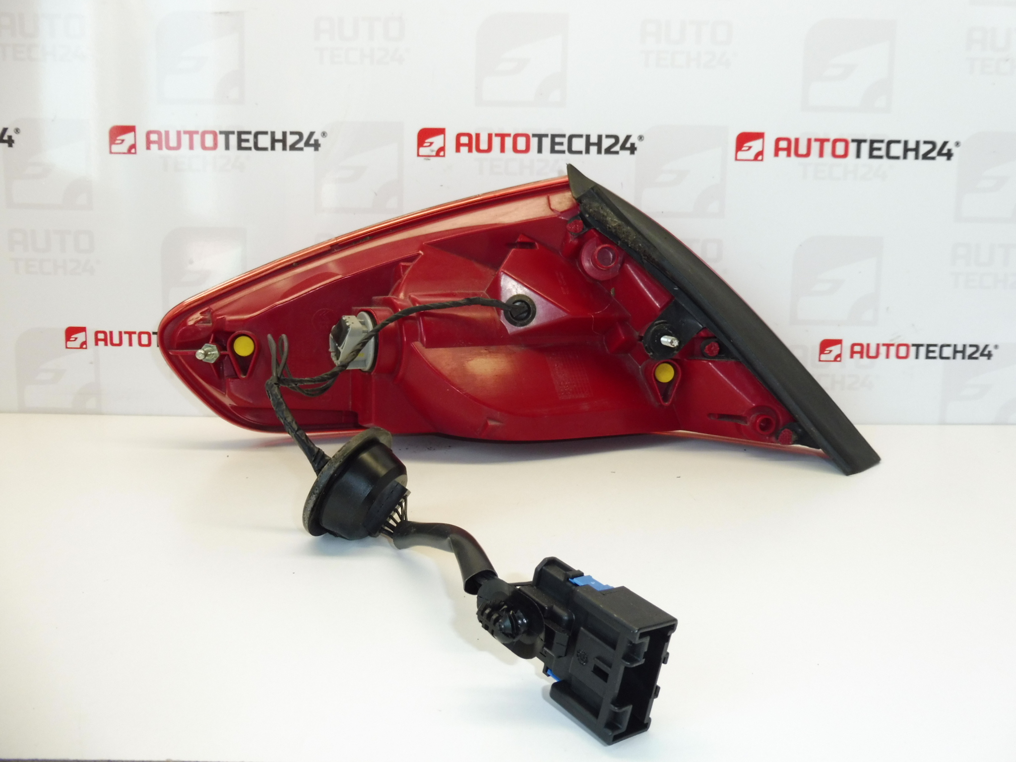 Lamp rechts achter Peugeot 307 CC 714025600861 6351X4 6351S3