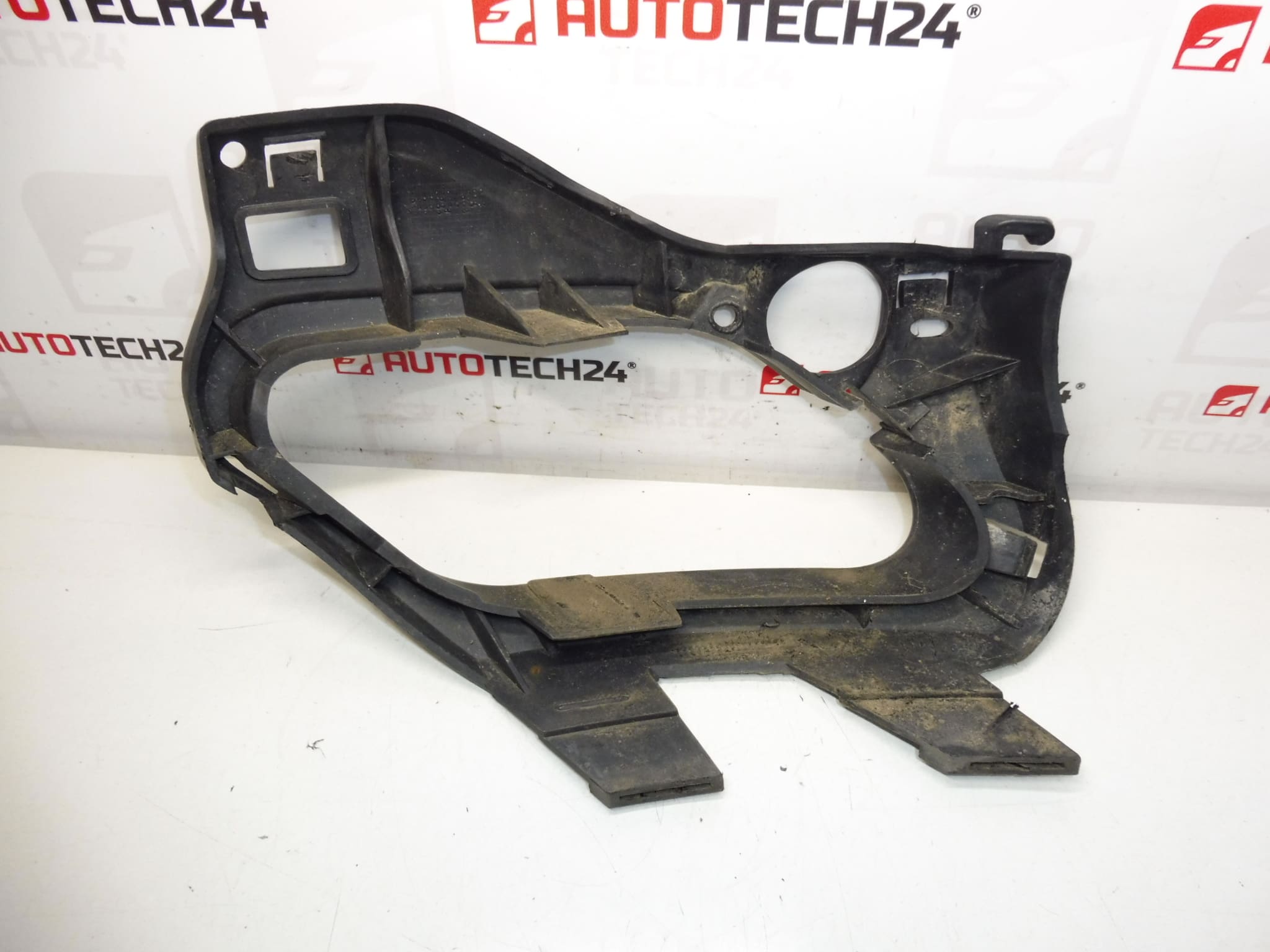 Citroën C4 Coupé mistlampframe linksachter 7414KE - Afbeelding 2