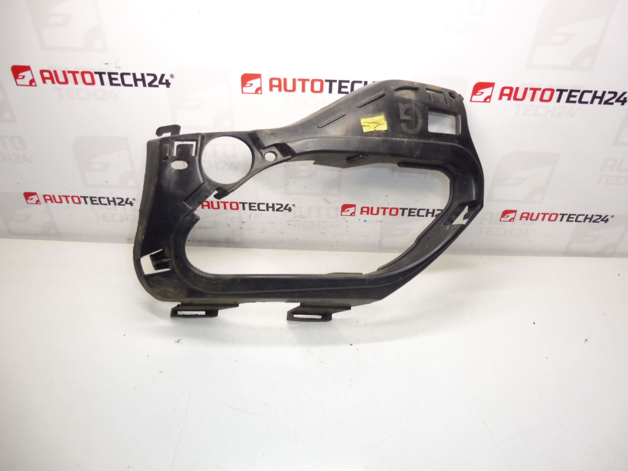 Citroën C4 Coupé mistlampframe linksachter 7414KE