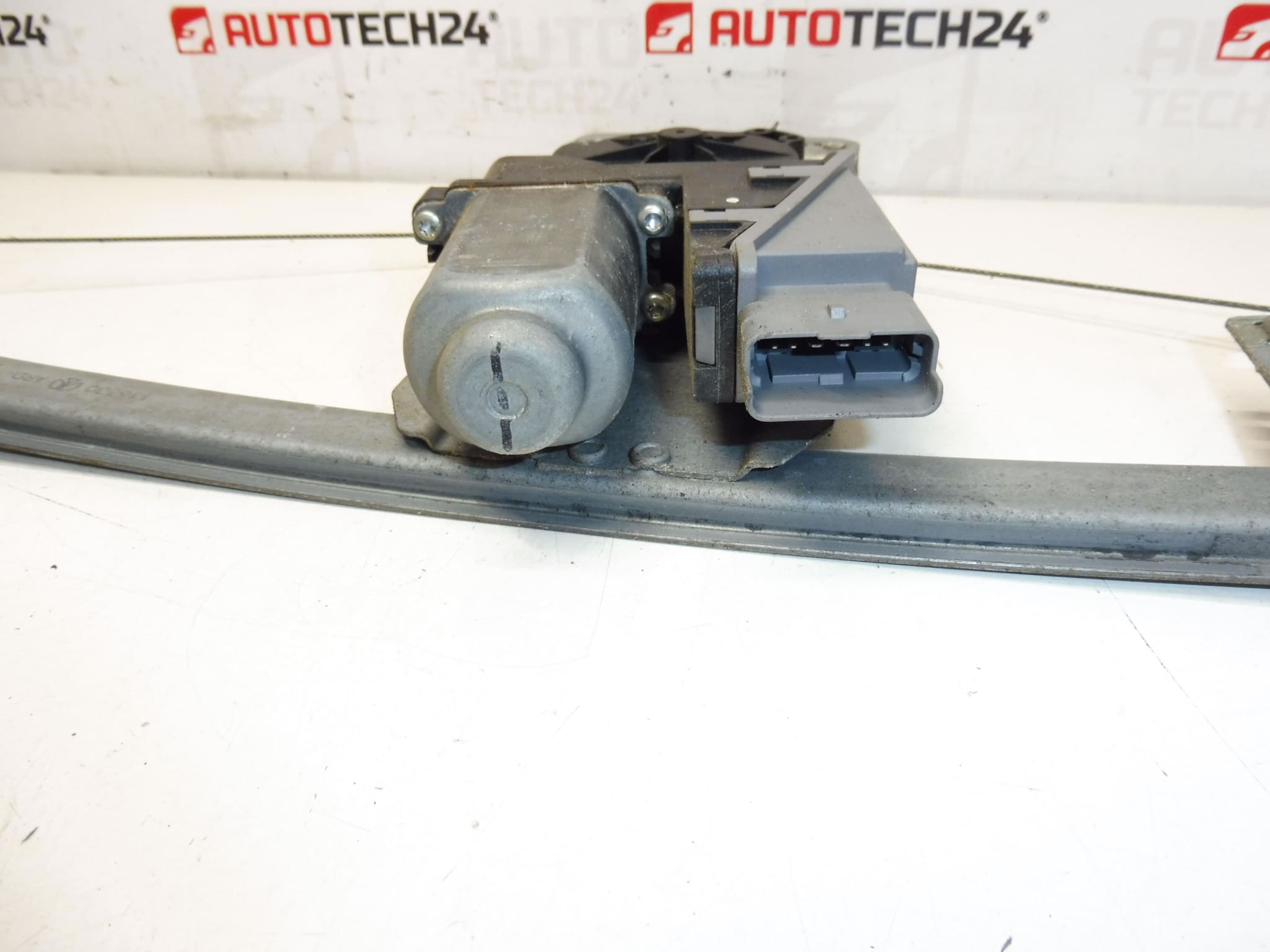 Peugeot 307 9224A4 raam rechtsachter downloaden - Afbeelding 2