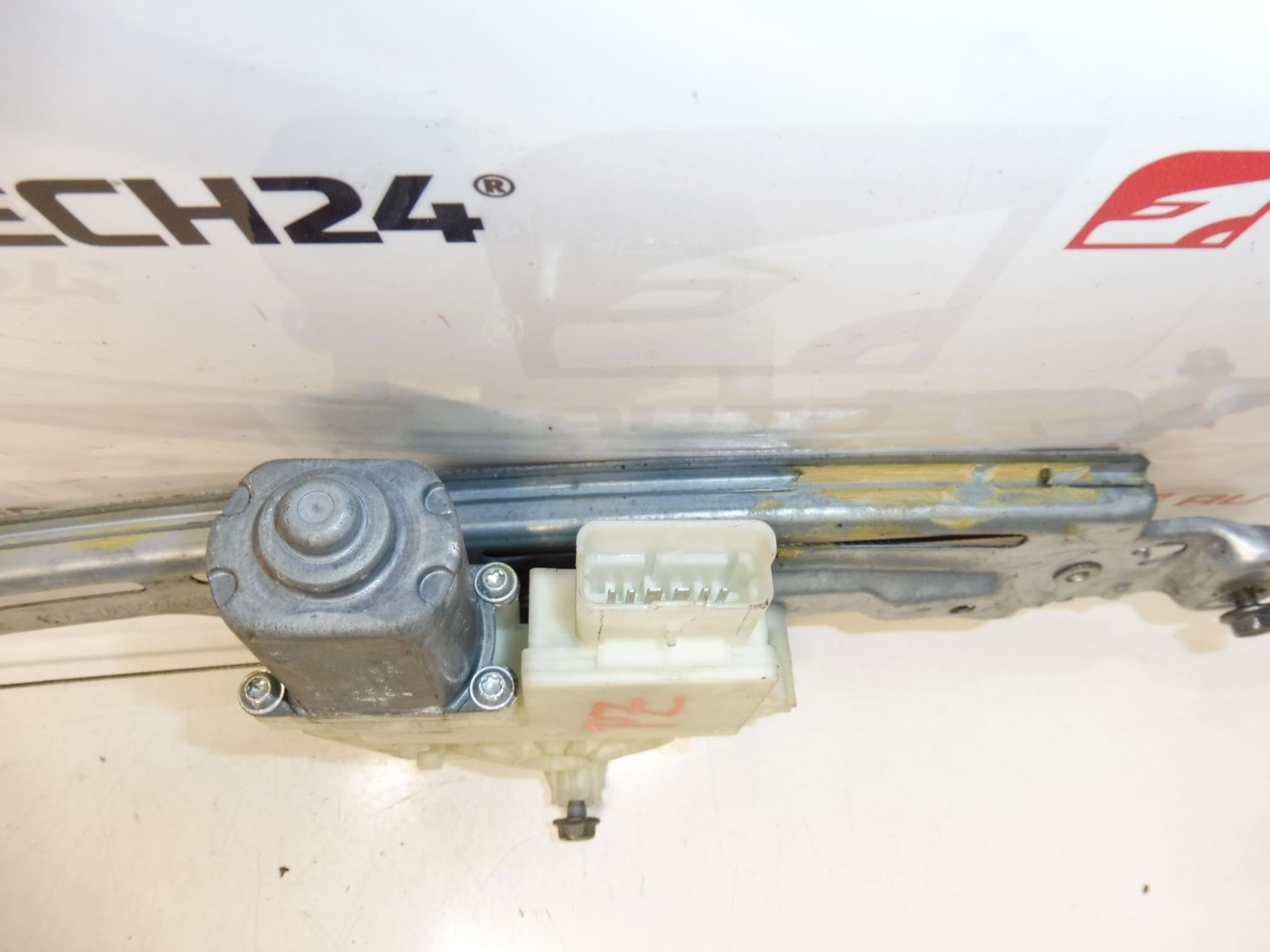 Peugeot 308 T9 achterruit trekmechanisme 9800273380 - Afbeelding 2