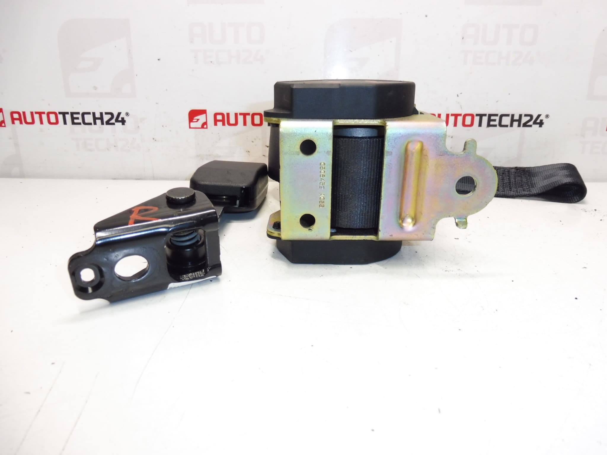 Veiligheidsgordel rechts achter Peugeot 307 CC 8974JY - Afbeelding 2