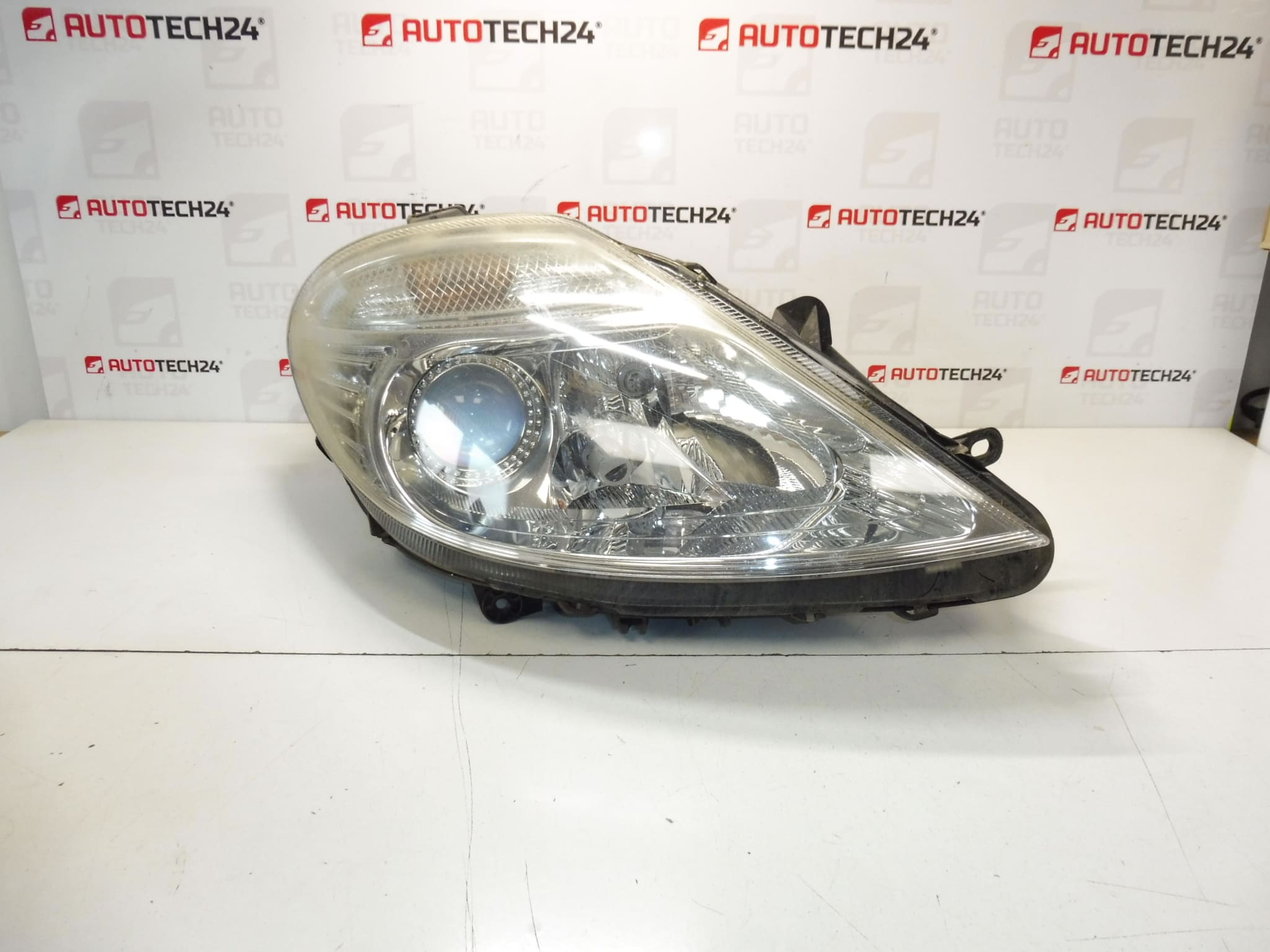 Rechter voorlamp Xenon Citroën C8 1494319080 89006372 620616