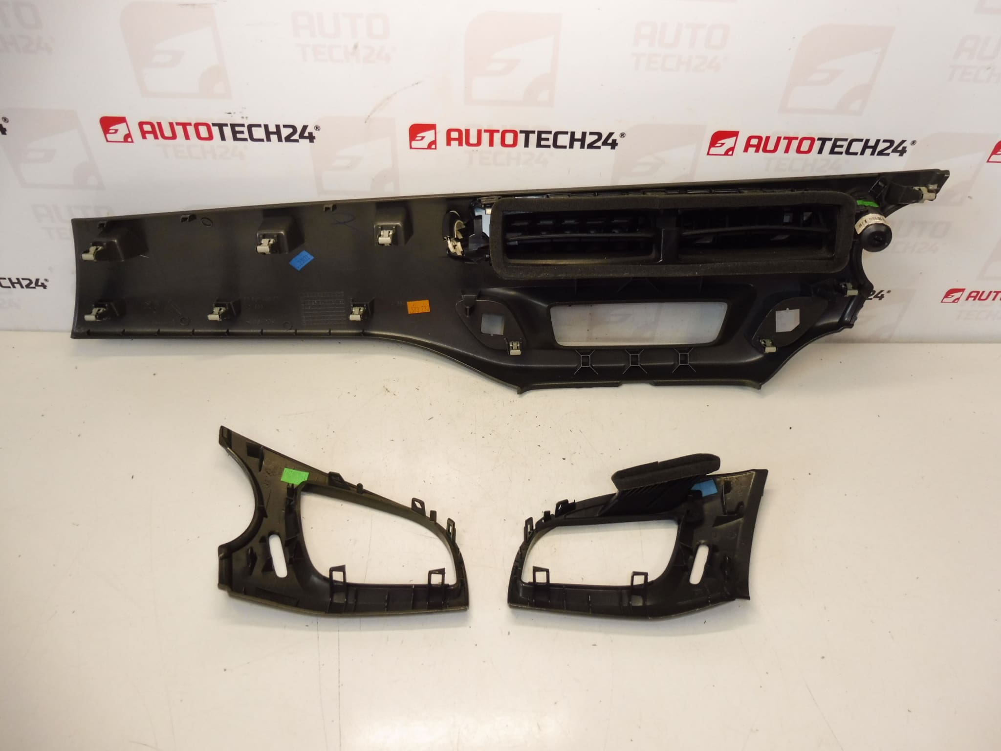 Citroen C3 II A51 Dashboardafwerkingsset 9685748677 96857498ZD 96857501ZD - Afbeelding 2