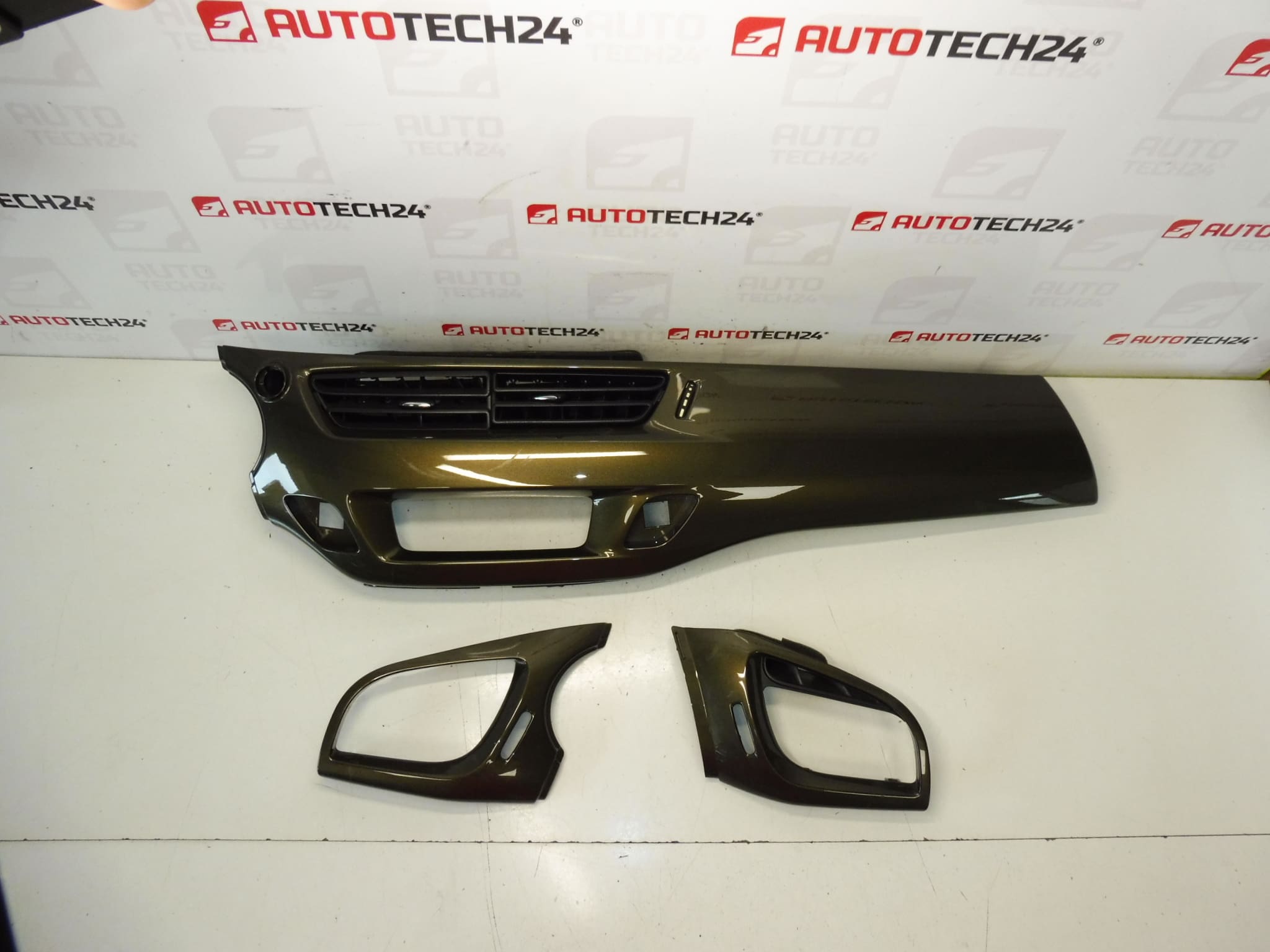 Citroen C3 II A51 Dashboardafwerkingsset 9685748677 96857498ZD 96857501ZD