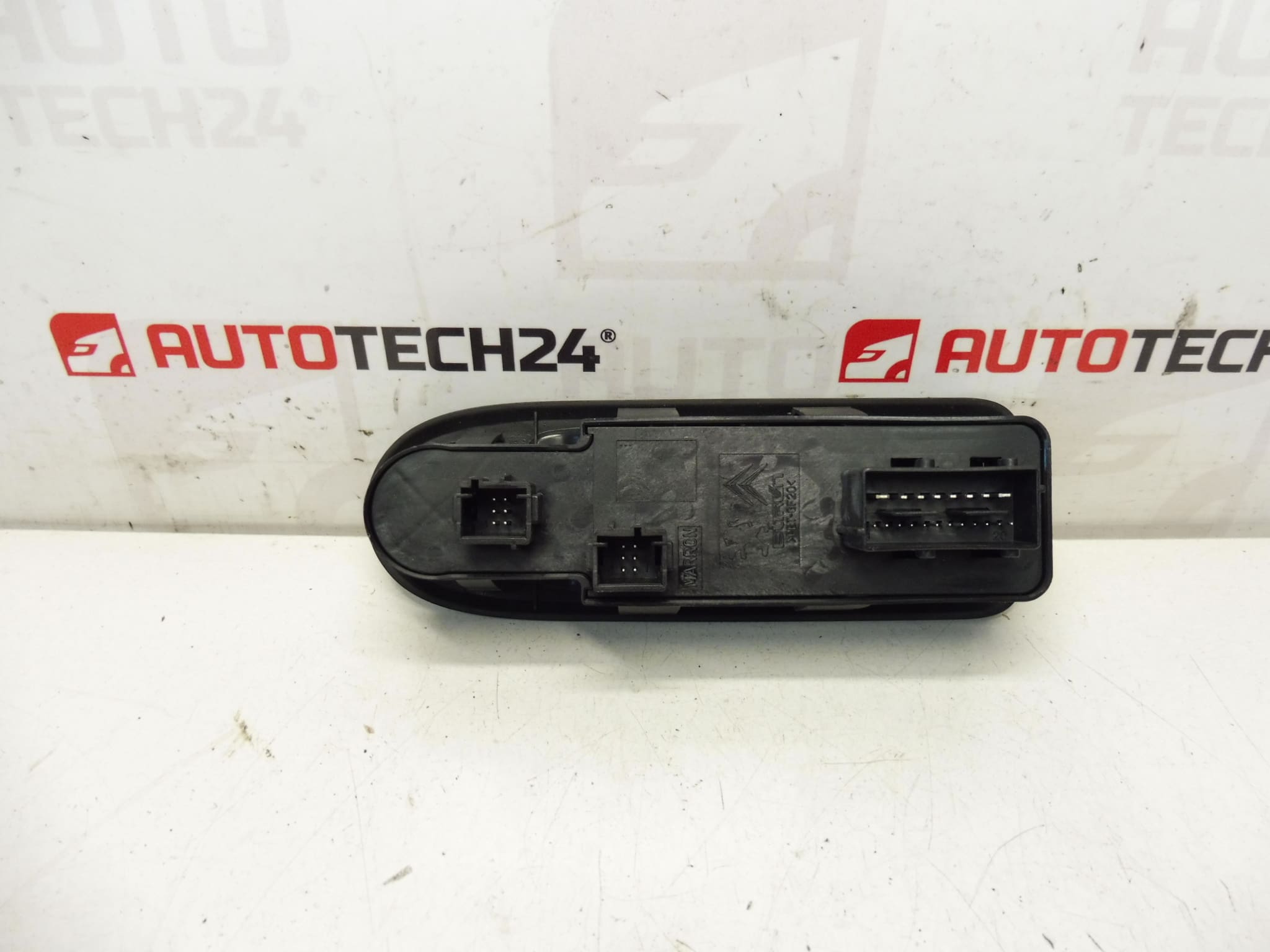 Raam- en spiegelbediening Citroën C3 II 96652236XT 6490AZ - Afbeelding 2