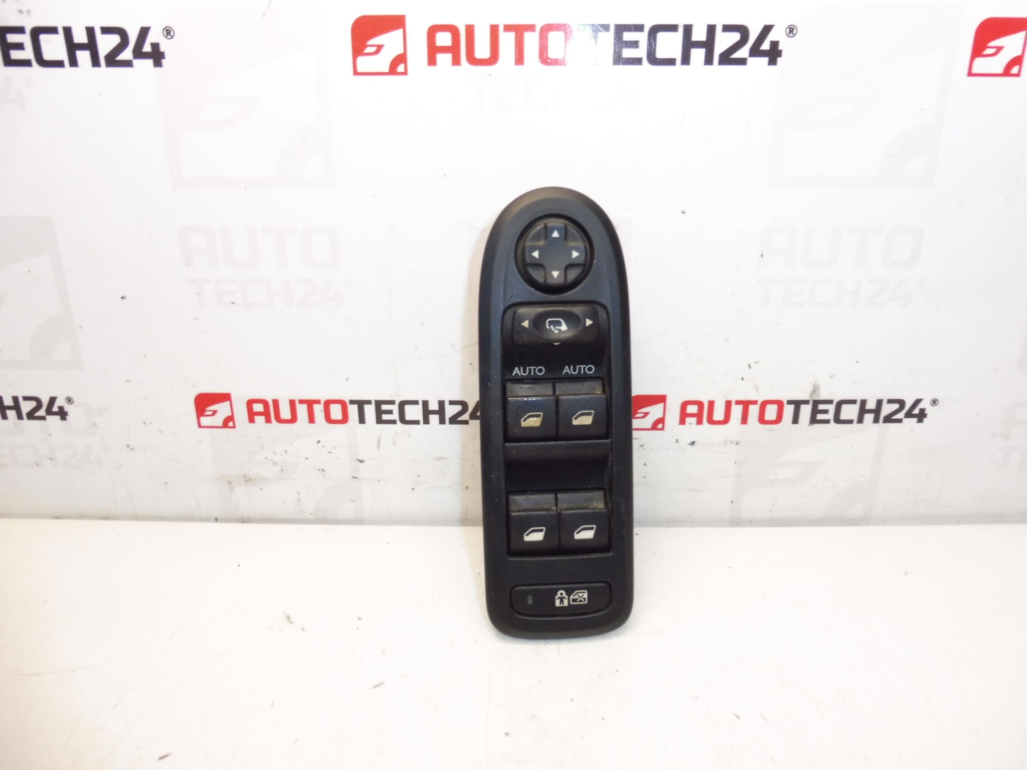 Raam- en spiegelbediening Citroën C3 II 96652236XT 6490AZ