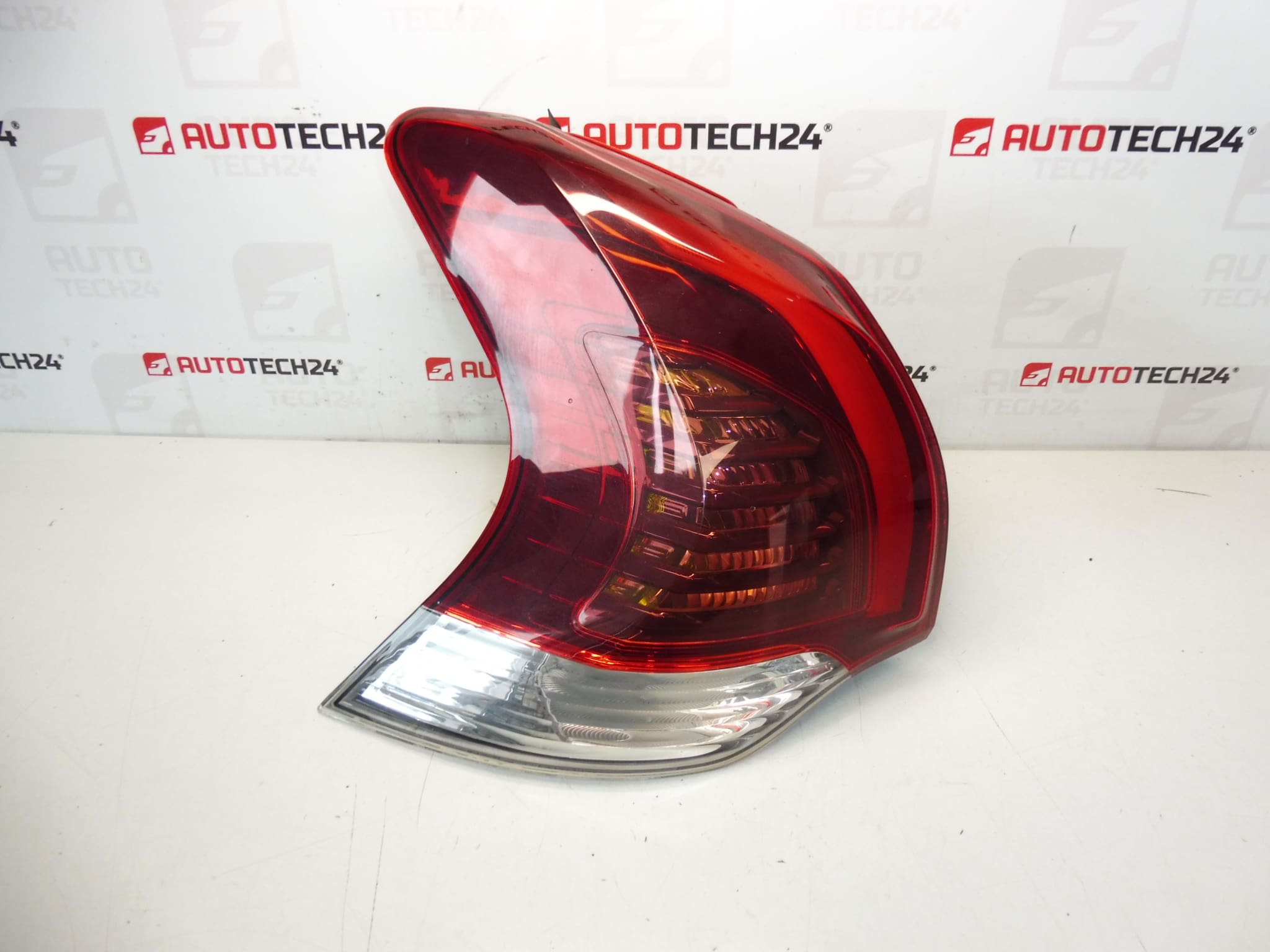 Koplamp links achter Peugeot 3008 9805510580
