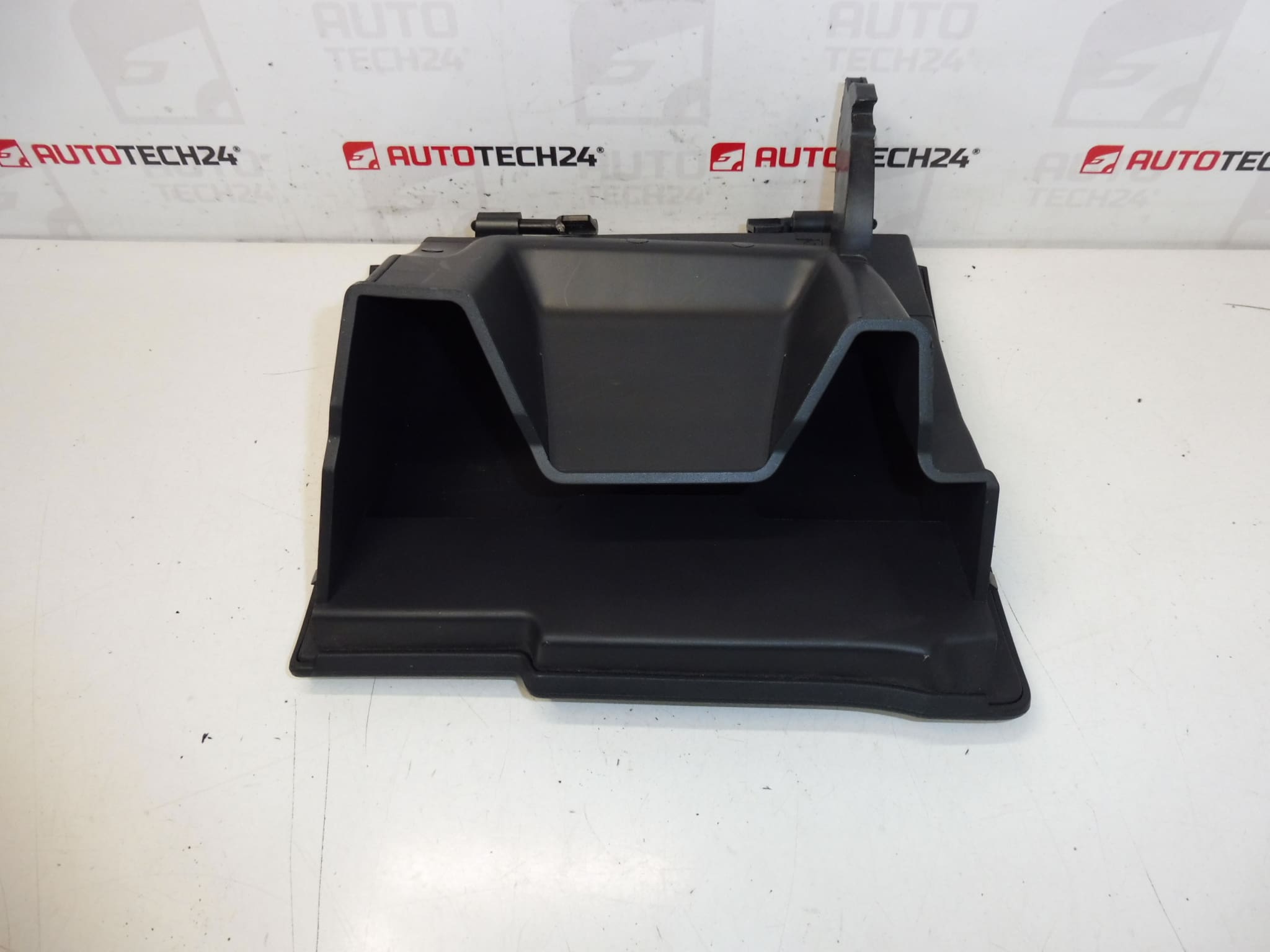 Peugeot 3008 5008 deksel dashboardkastje 9685102777 8218YT - Afbeelding 2