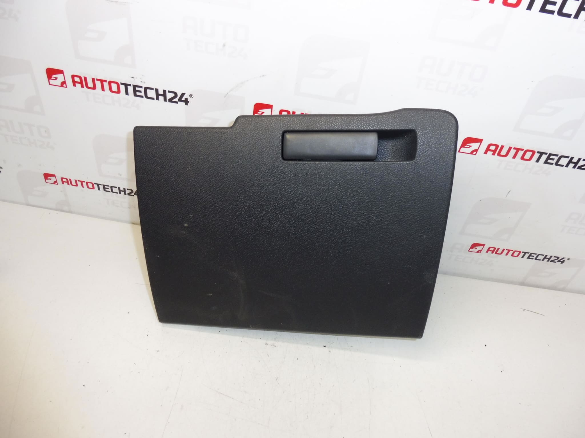 Peugeot 3008 5008 deksel dashboardkastje 9685102777 8218YT