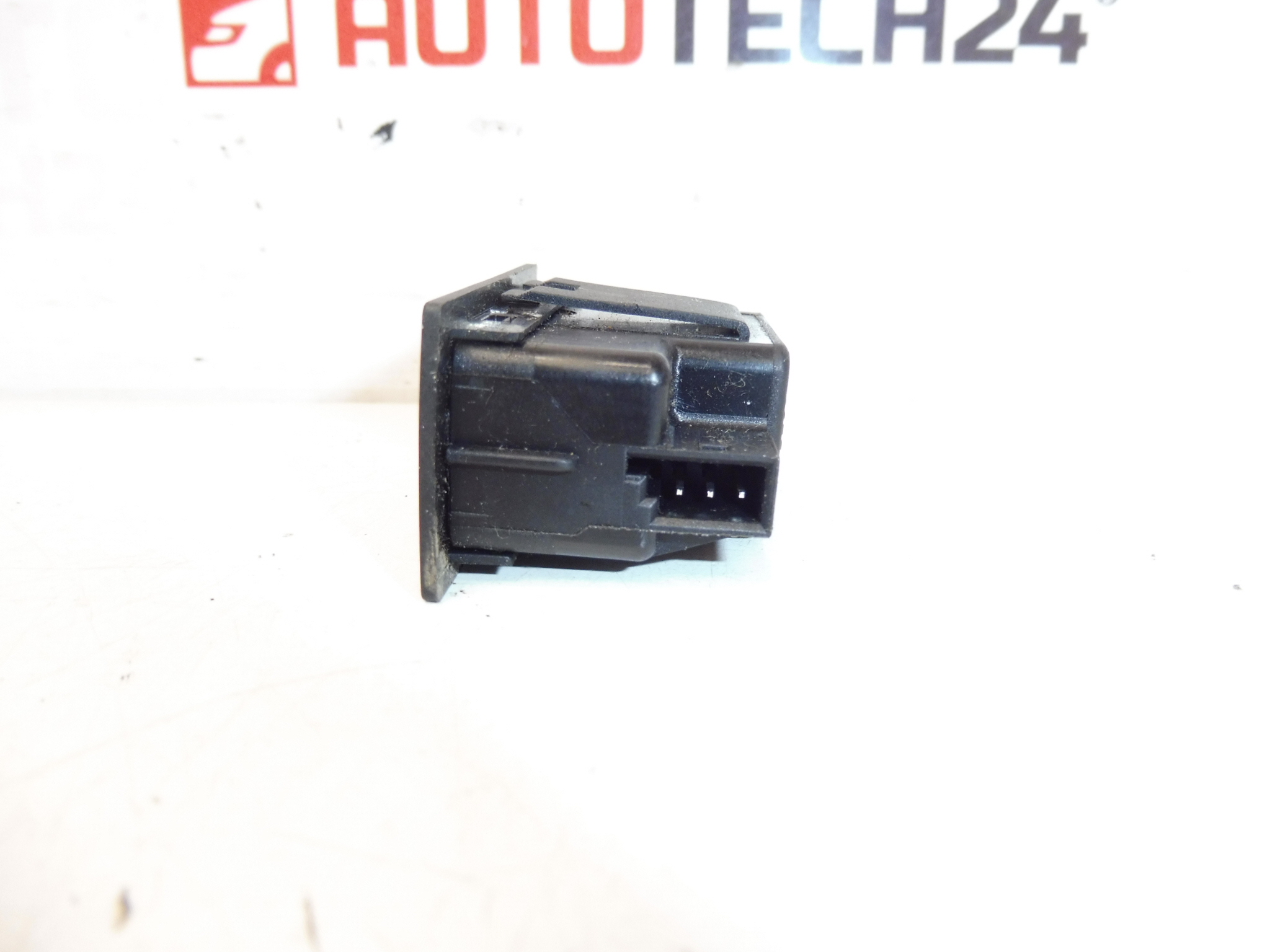 Citroën Peugeot 96637502xt 8906kq stoelbesturing