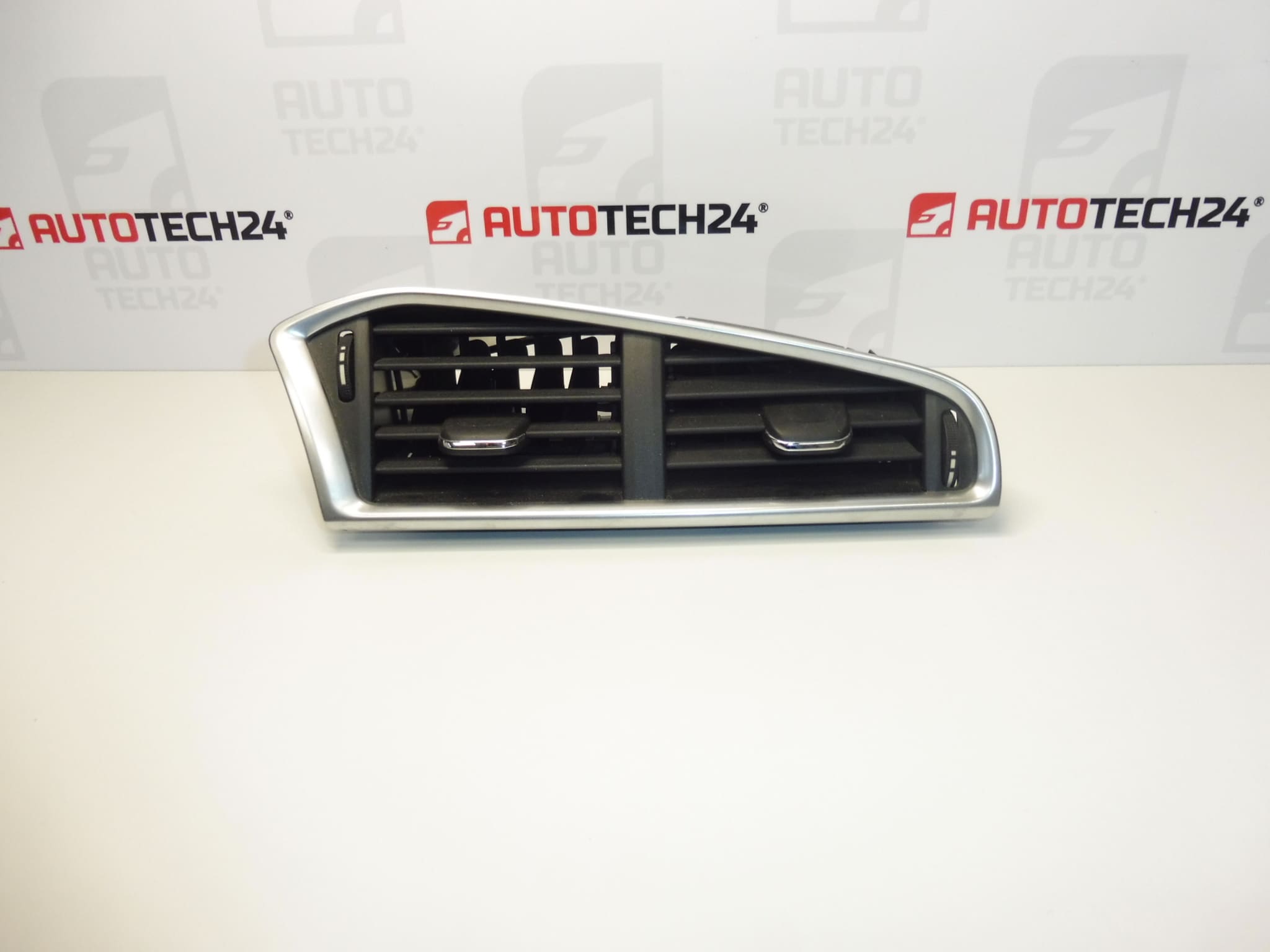 Citroen C4 II B7 en DS4 Centraal luchtrooster 9676609977 8247EC