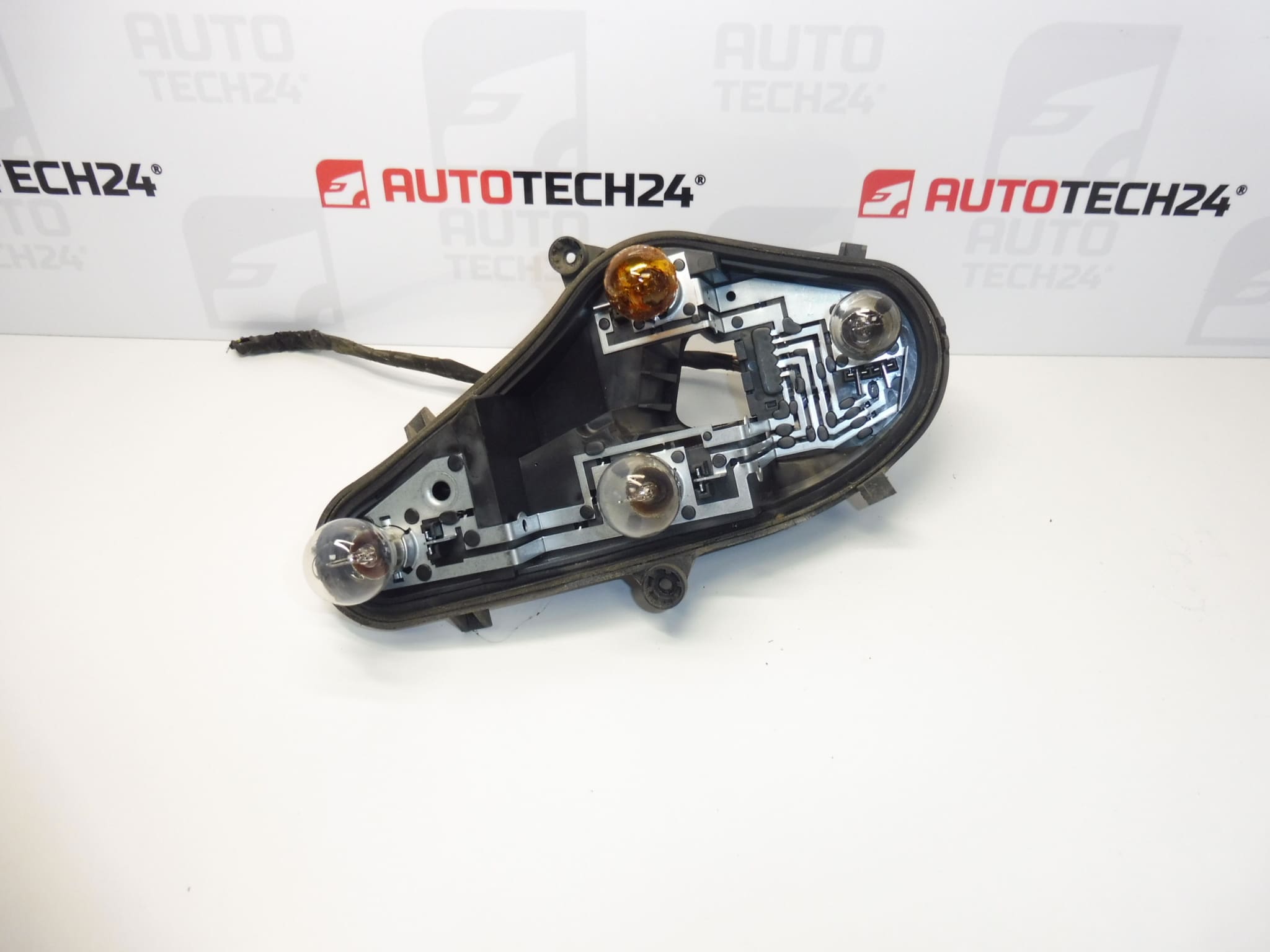 Fitting links achterlicht extern Citroën C4 II 6350KS