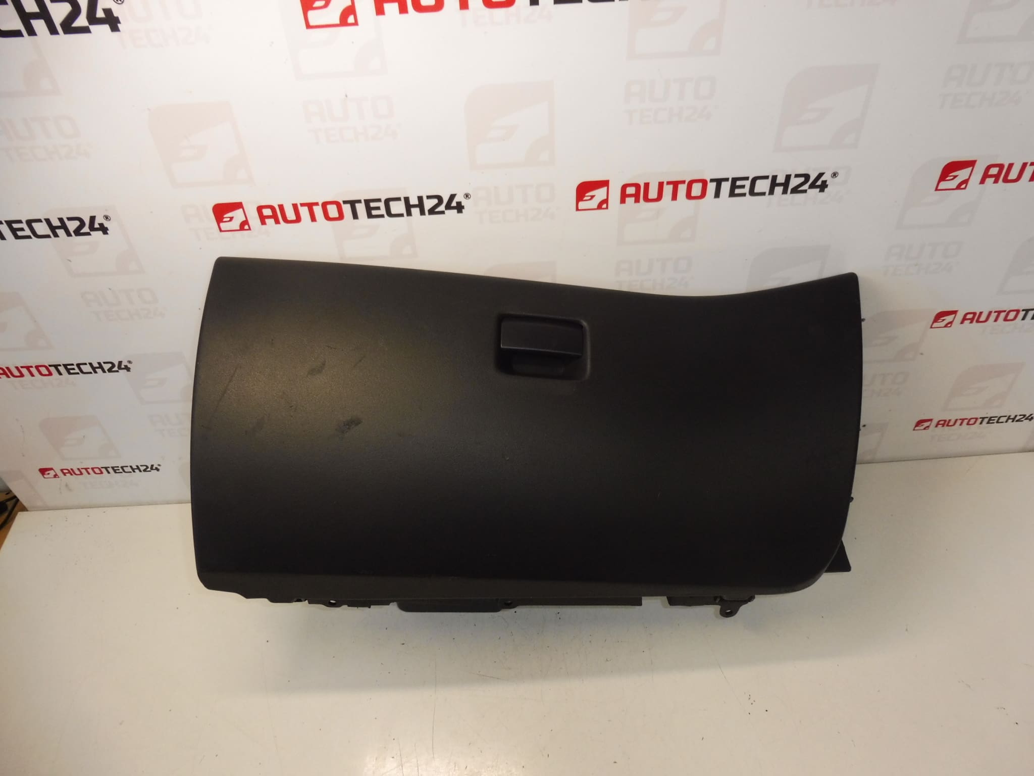 Opbergdoos Citroën C4 Picasso 8218FH 8218FF 8226CY