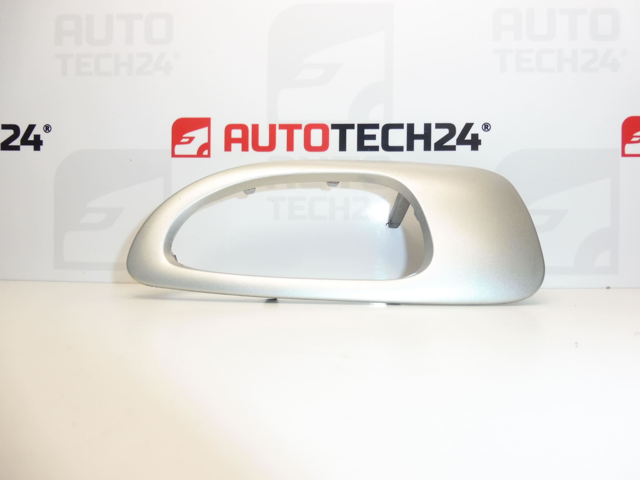 Afdekking van de binnenhandgreep van het rechter achterportier Peugeot 307 9634769077 9119Y2
